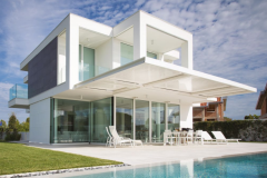 bioclimatica fronte piscina