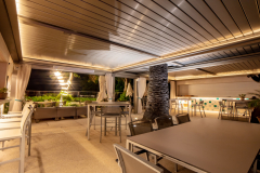 bioclimatica bar con illuminazione
