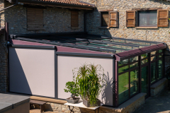pergolato con copertura laterale